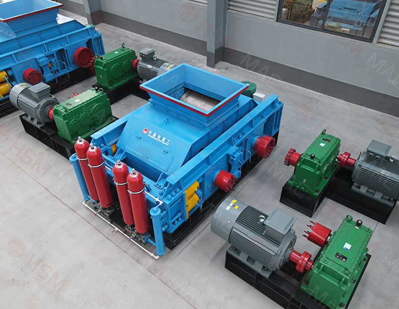 石灰巖破碎機車間實拍 