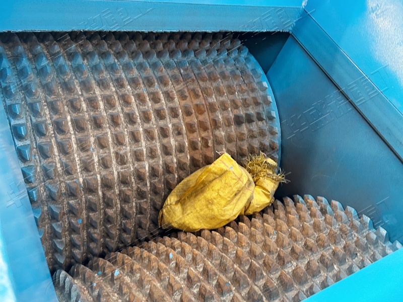 結塊物料破碎機 輥齒細節